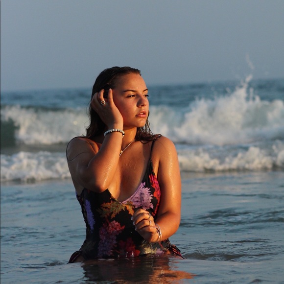 Meet your Posher, Ava - Picture 5 of 5